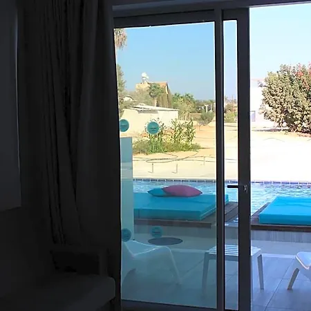 فندق Fedrania Gardens 2*