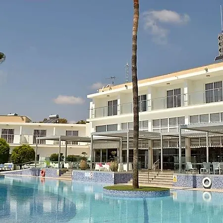 Fedrania Gardens فندق