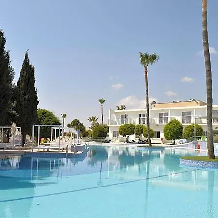 فندق Fedrania Gardens 2*