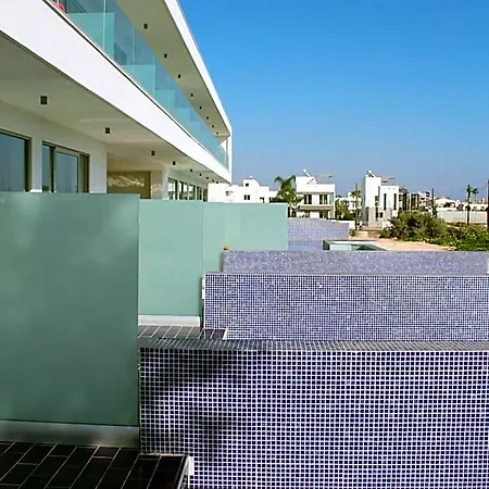 فندق Fedrania Gardens 2*
