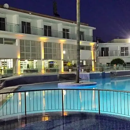 Fedrania Gardens فندق